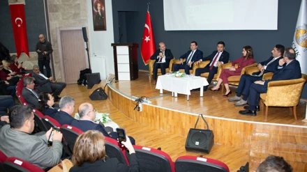Ayakkabı sektörünün geleceği panelde tartışıldı